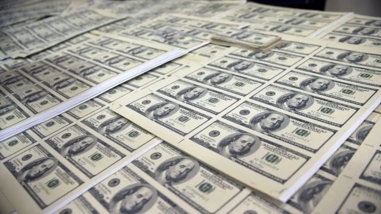 سعر الدولار مقابل الجنيه المصري في أول تعاملات مارس